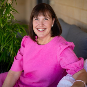 Clare Amos – Pen & Paper Girl Clare Amos - Pen & Paper Girl